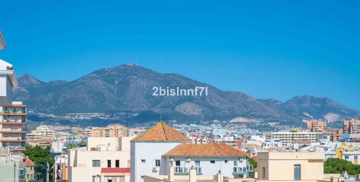 Sale of middle floor apartment in Fuengirola 23