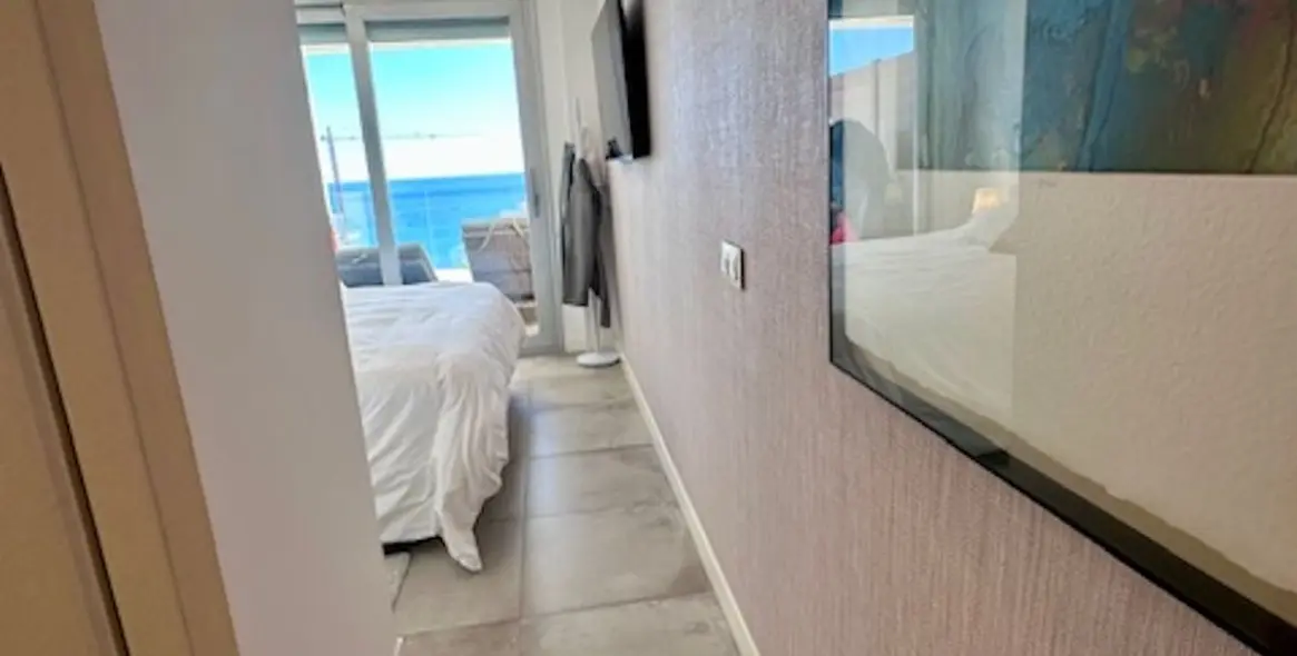 Sale of middle floor apartment in Fuengirola 21