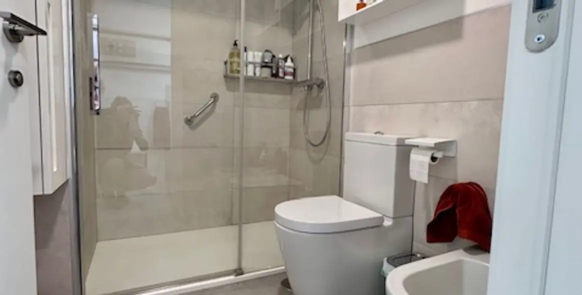 Sale of middle floor apartment in Fuengirola 22