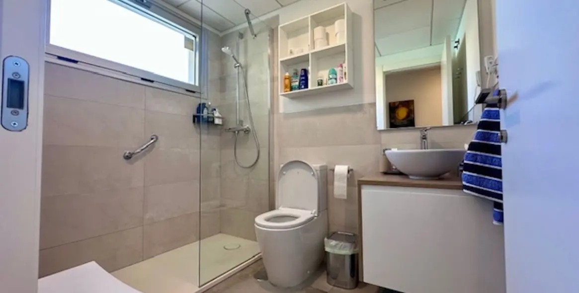 Sale of middle floor apartment in Fuengirola 27