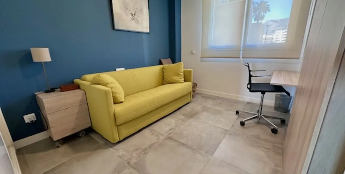 Sale of middle floor apartment in Fuengirola 28