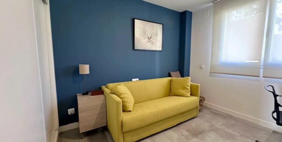 Sale of middle floor apartment in Fuengirola 29