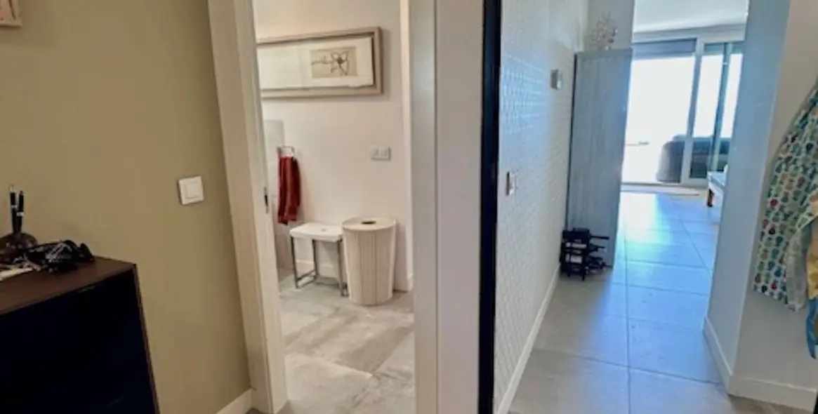 Sale of middle floor apartment in Fuengirola 33