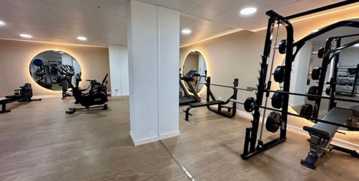 Sale of middle floor apartment in Fuengirola 37