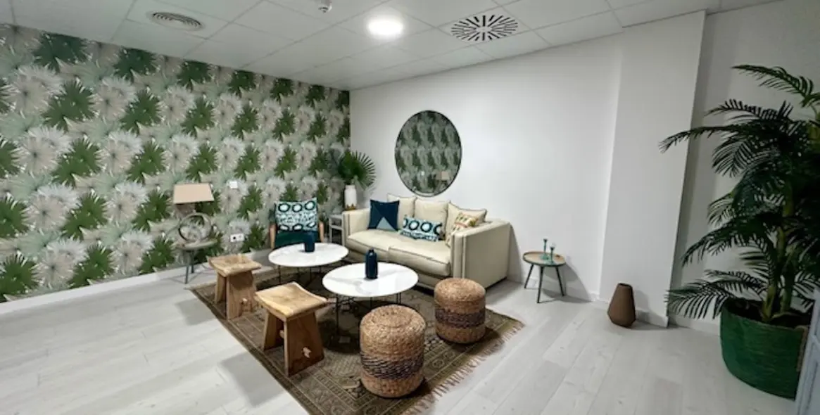 Sale of middle floor apartment in Fuengirola 40