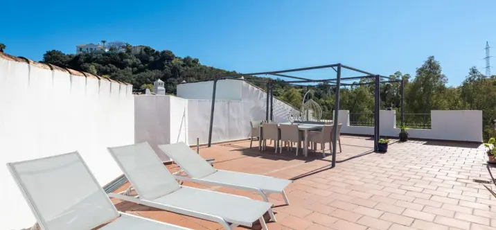 Sale of penthouse in Los Arqueros 1
