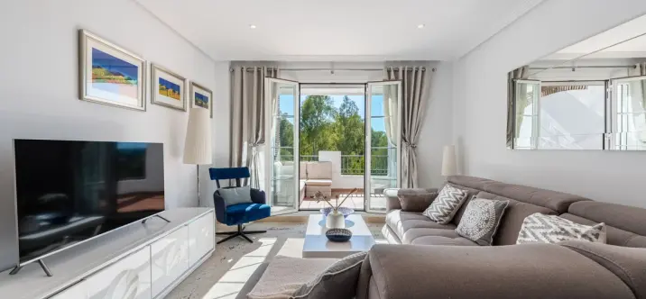 Sale of penthouse in Los Arqueros 2