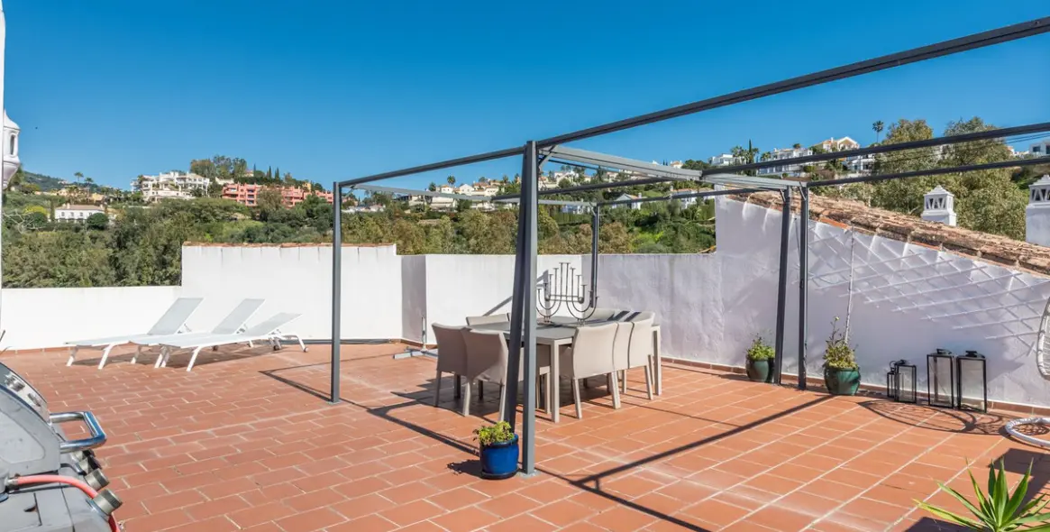 Sale of penthouse in Los Arqueros 9