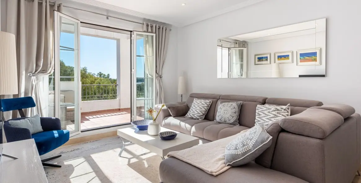 Sale of penthouse in Los Arqueros 14