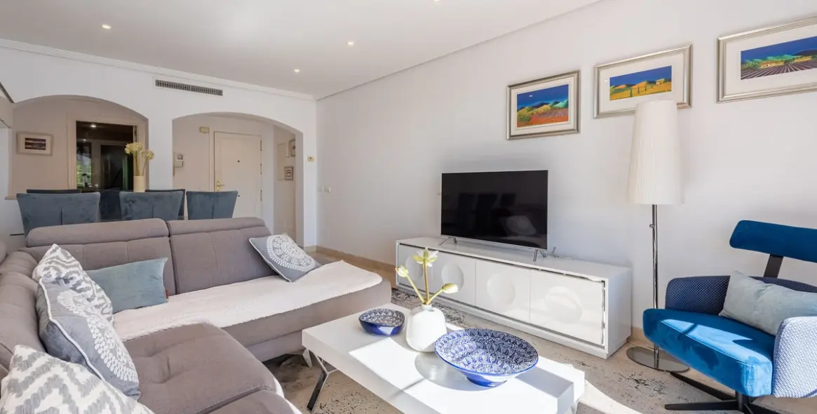 Sale of penthouse in Los Arqueros 15