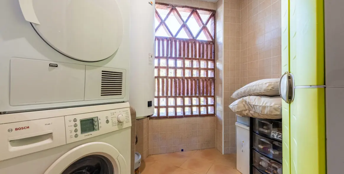 Sale of penthouse in Los Arqueros 19