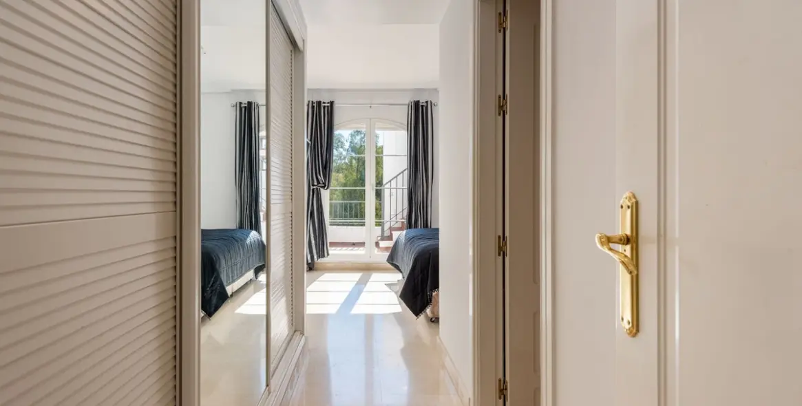 Sale of penthouse in Los Arqueros 20