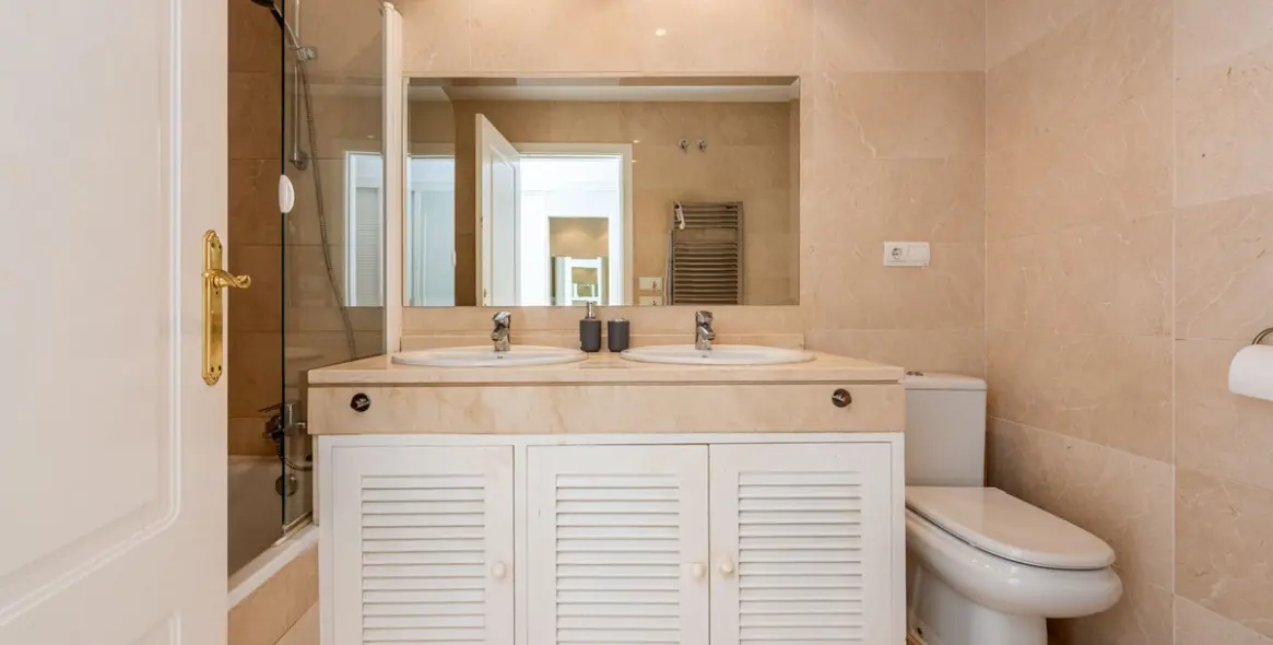 Sale of penthouse in Los Arqueros 22