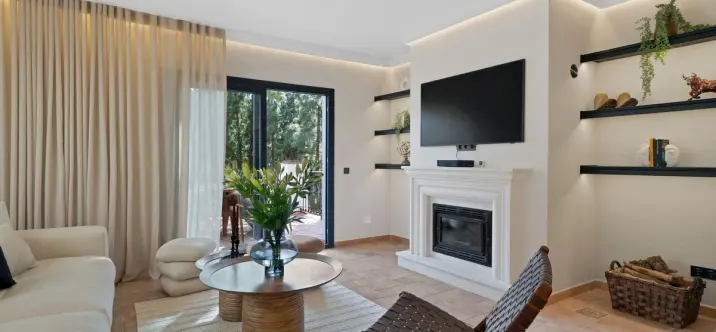 Продажа  отдельно стоящей виллы в Calahonda 3