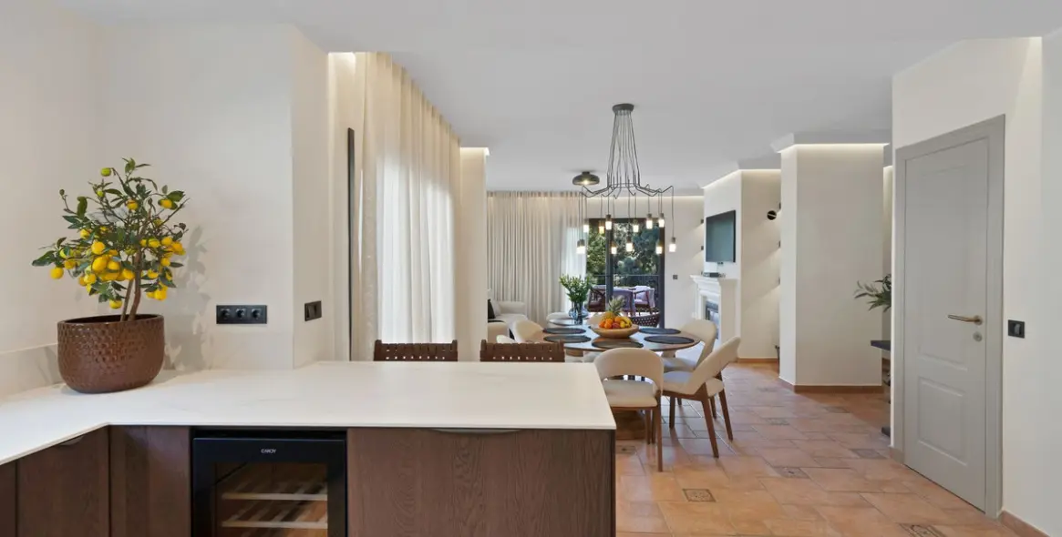 Sale of detached villa in Calahonda 7