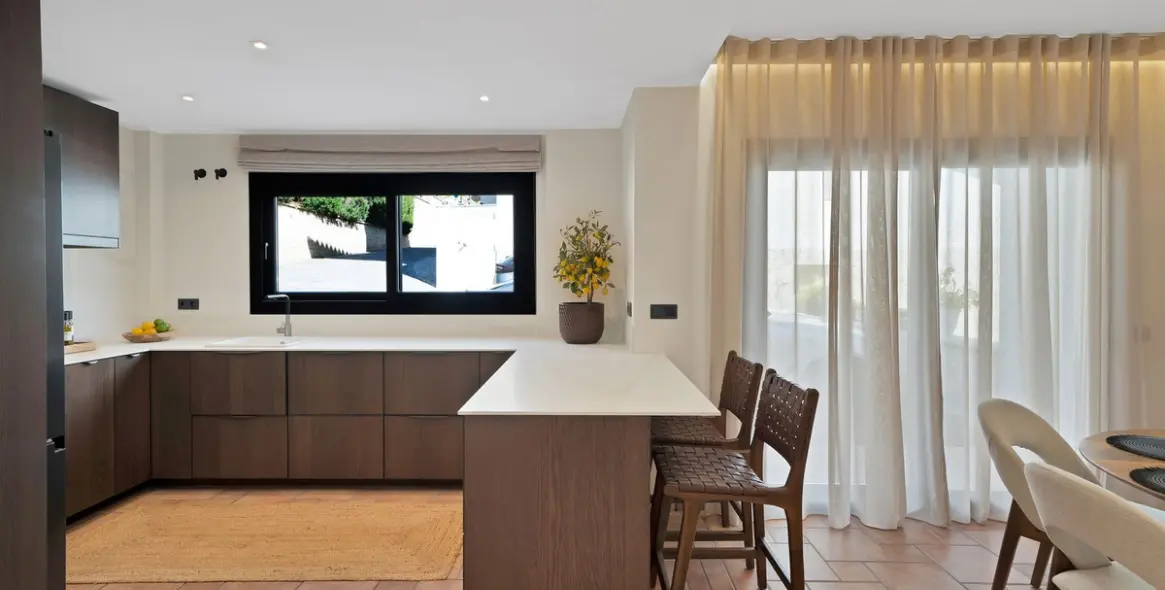 Sale of detached villa in Calahonda 8