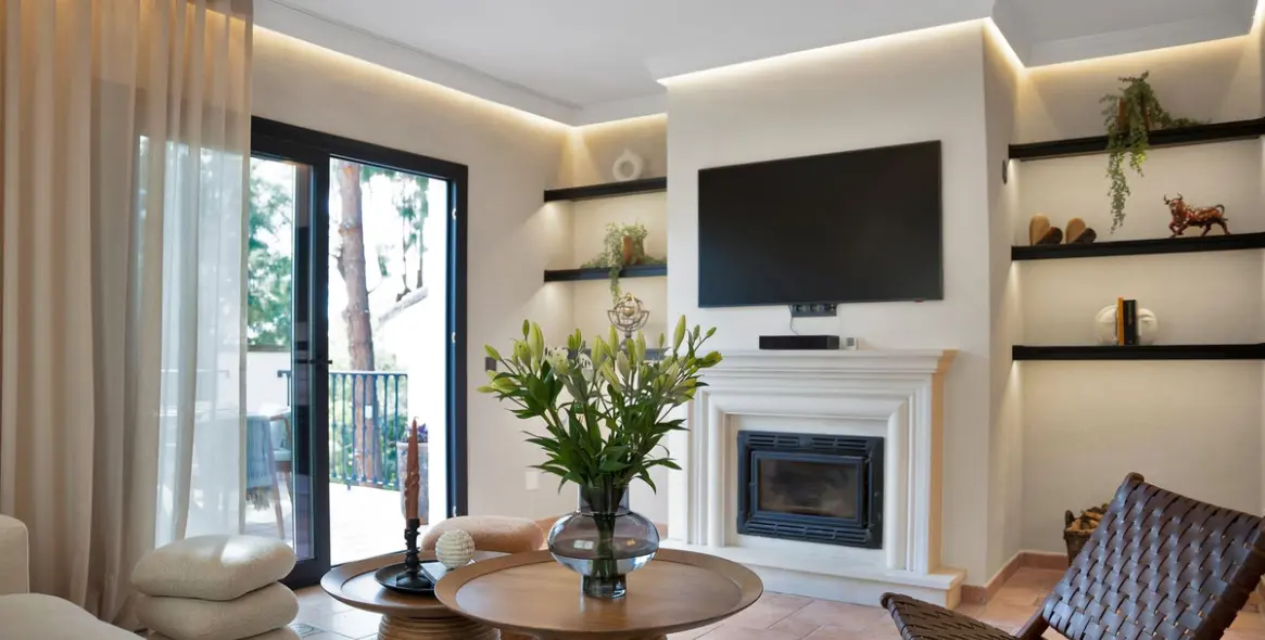 Sale of detached villa in Calahonda 11