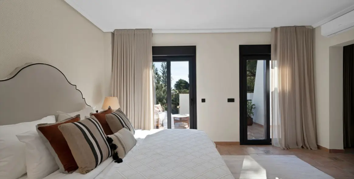 Sale of detached villa in Calahonda 19