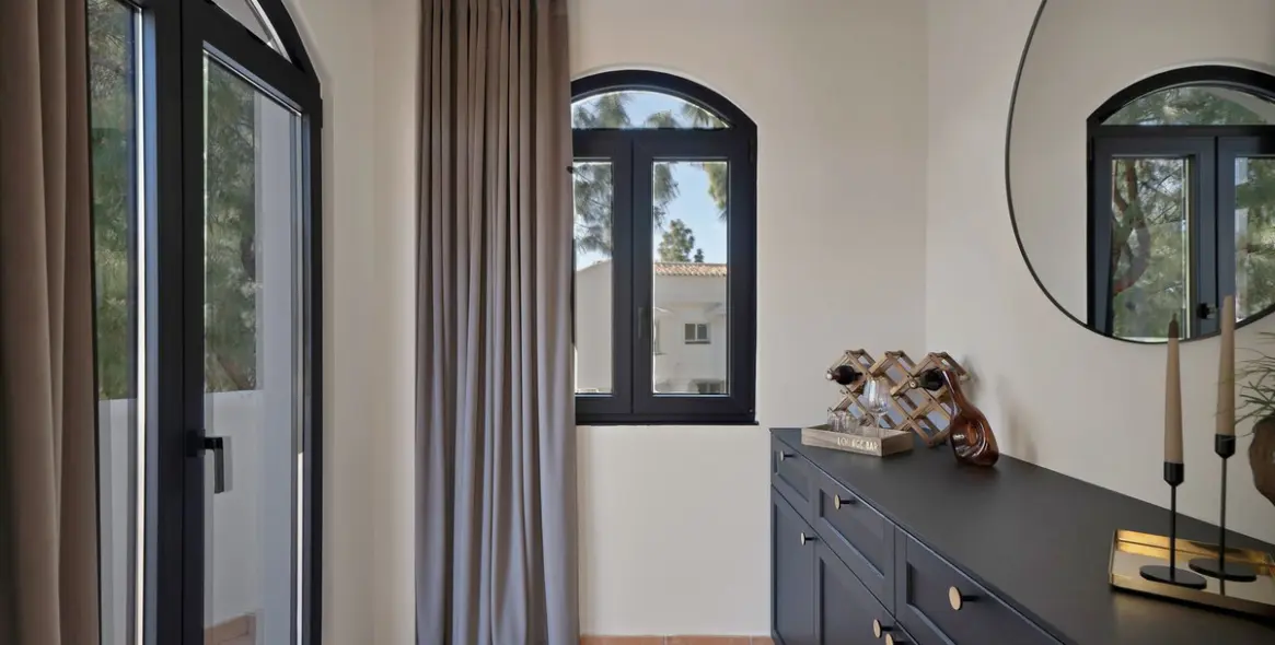 Sale of detached villa in Calahonda 22