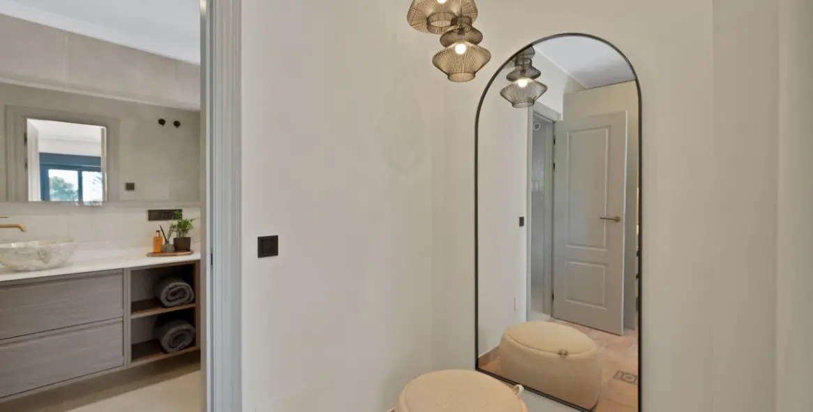 Sale of detached villa in Calahonda 24