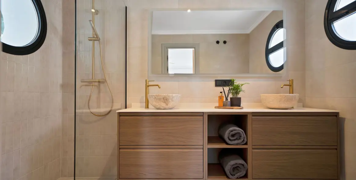 Sale of detached villa in Calahonda 25