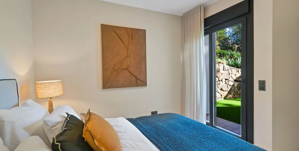 Sale of detached villa in Calahonda 32