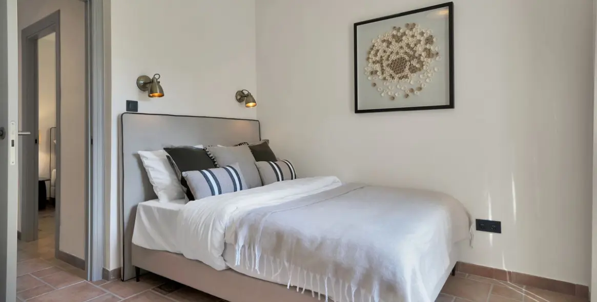 Sale of detached villa in Calahonda 35