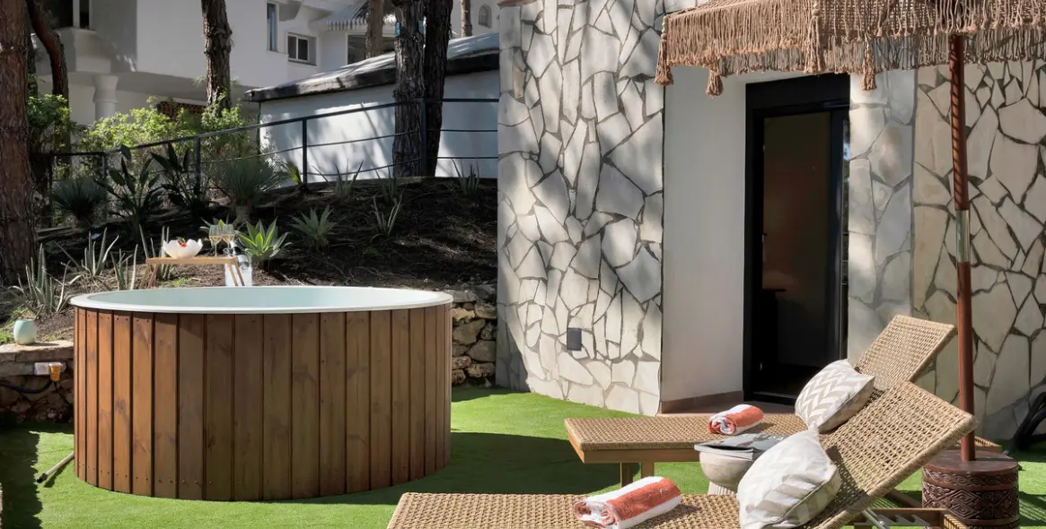 Sale of detached villa in Calahonda 39