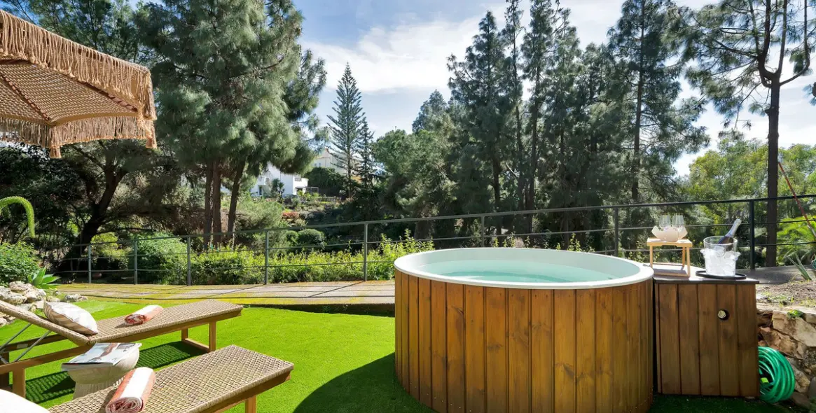 Sale of detached villa in Calahonda 43