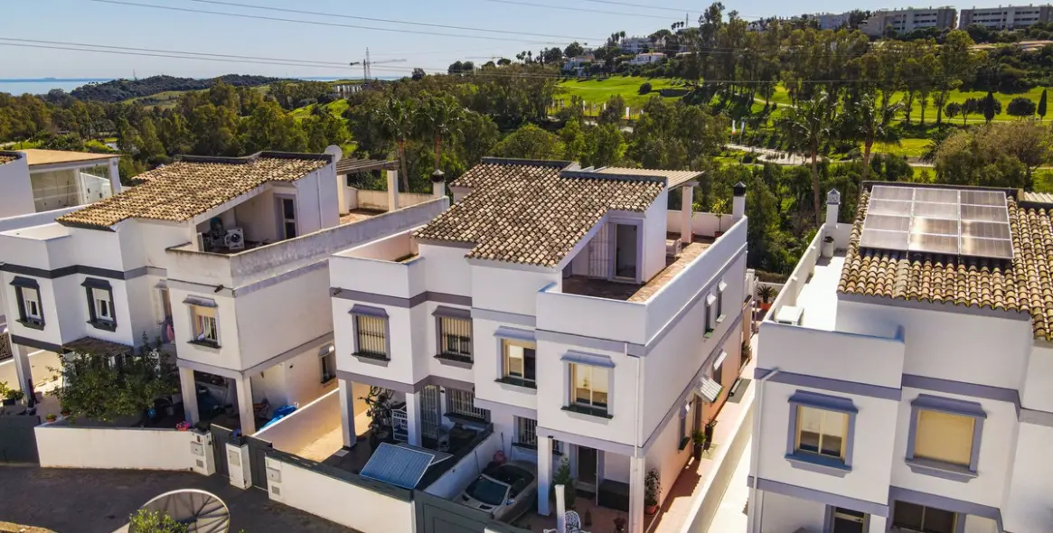 Продажа таунхауса в Estepona 2