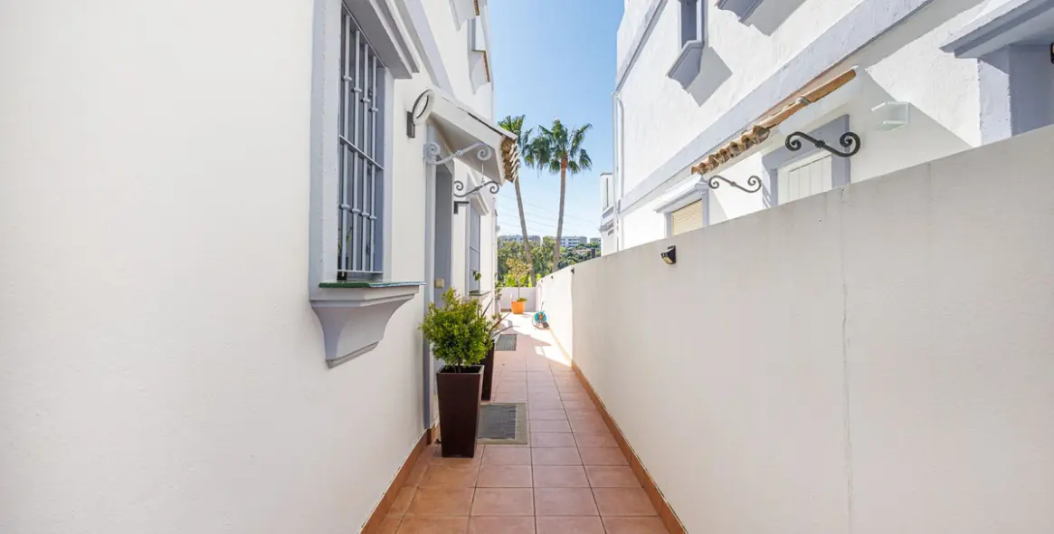 Продажа таунхауса в Estepona 16