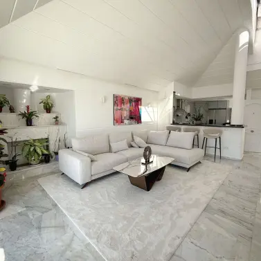 Продажа дома на две семьи в Calahonda