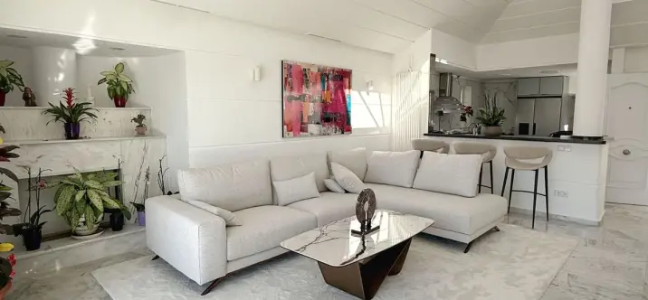 Продажа дома на две семьи в Calahonda 2