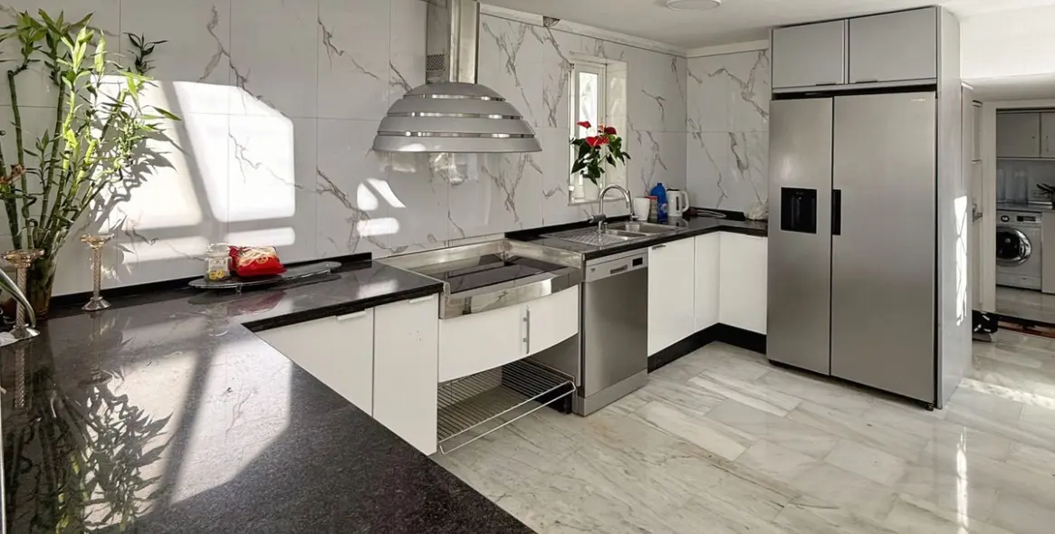 Sale of semi-detached house in Calahonda 8