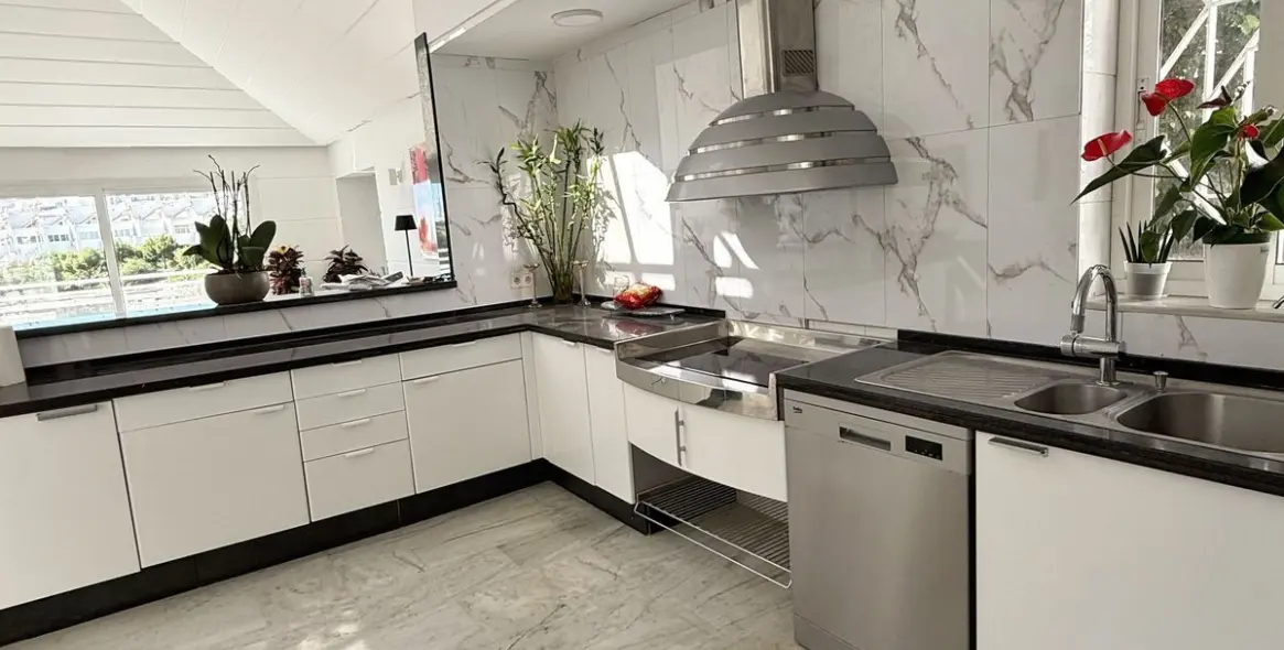 Sale of semi-detached house in Calahonda 10