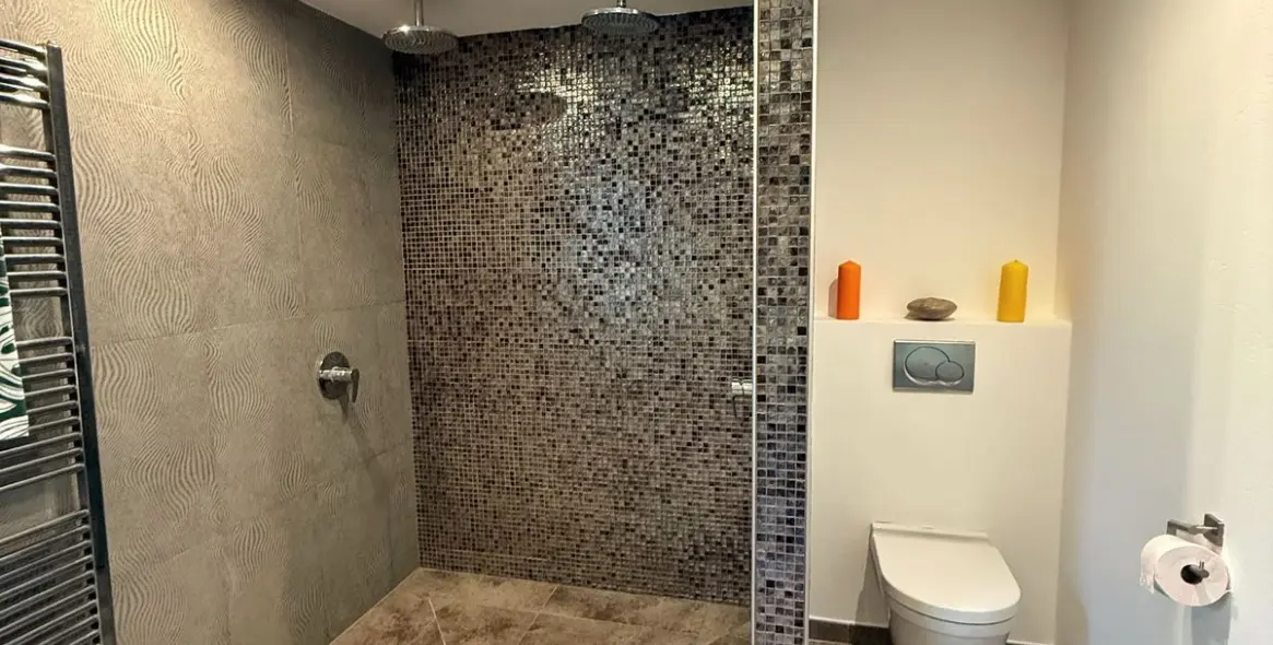 Продажа дома на две семьи в Calahonda 24