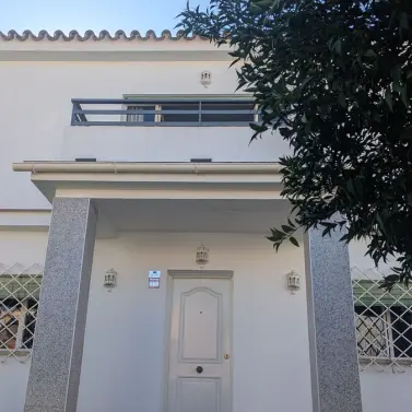 Продажа  отдельно стоящей виллы в Alhaurín de la Torre