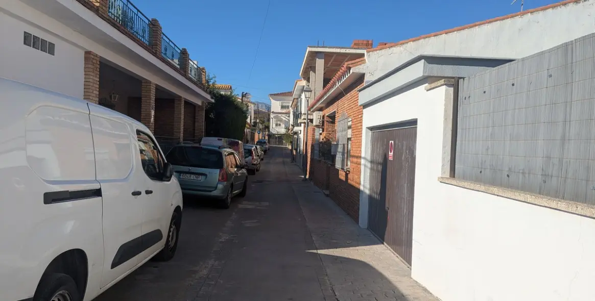 Продажа  отдельно стоящей виллы в Alhaurín de la Torre 3