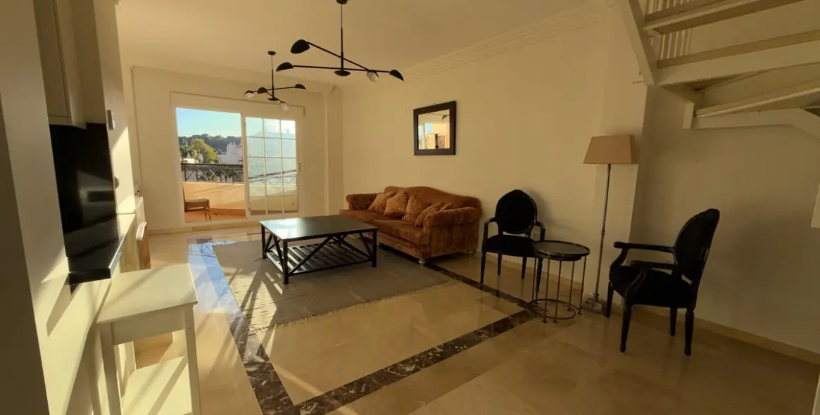 Venta de ático dúplex en Nueva Andalucía 2