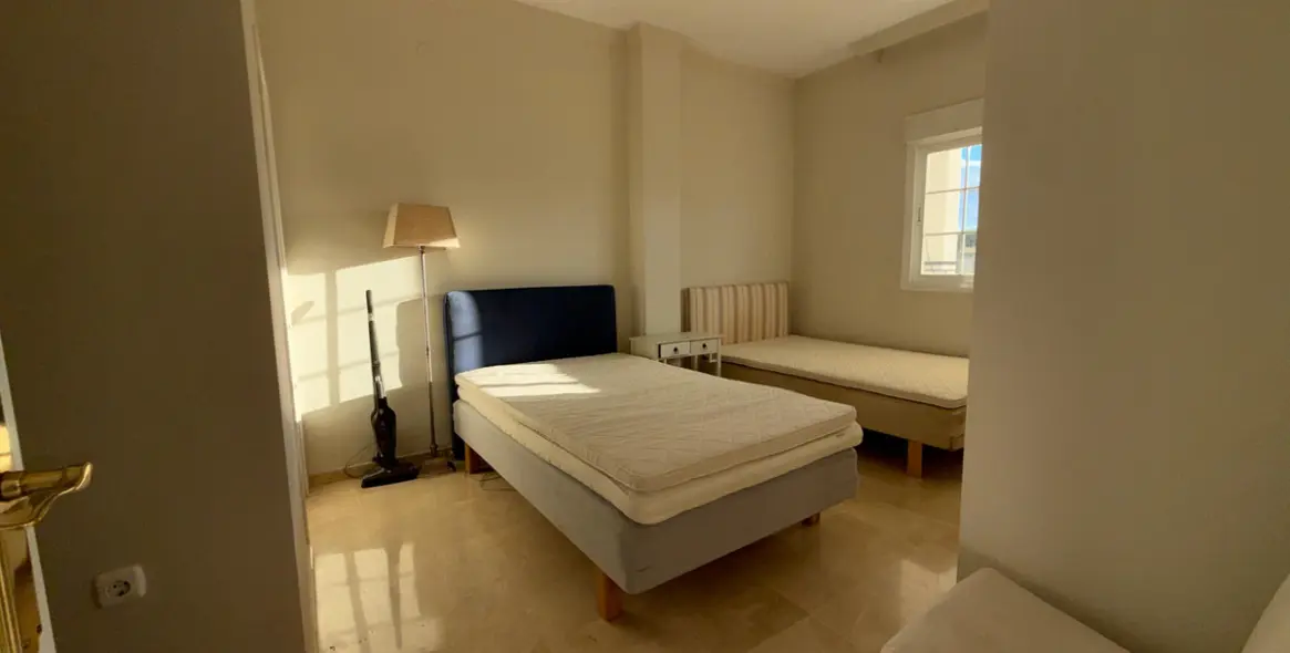 Venta de ático dúplex en Nueva Andalucía 5