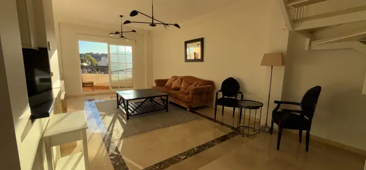 Venta de ático dúplex en Nueva Andalucía 1