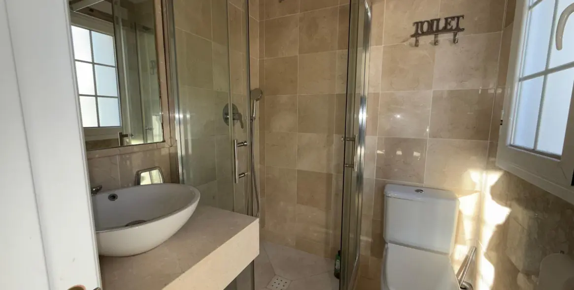 Venta de ático dúplex en Nueva Andalucía 8