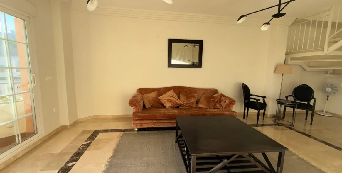 Venta de ático dúplex en Nueva Andalucía 19