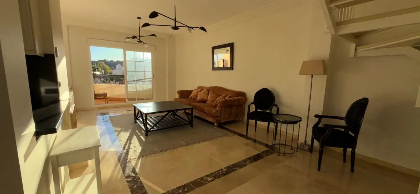 Sale of penthouse duplex in Nueva Andalucía 1