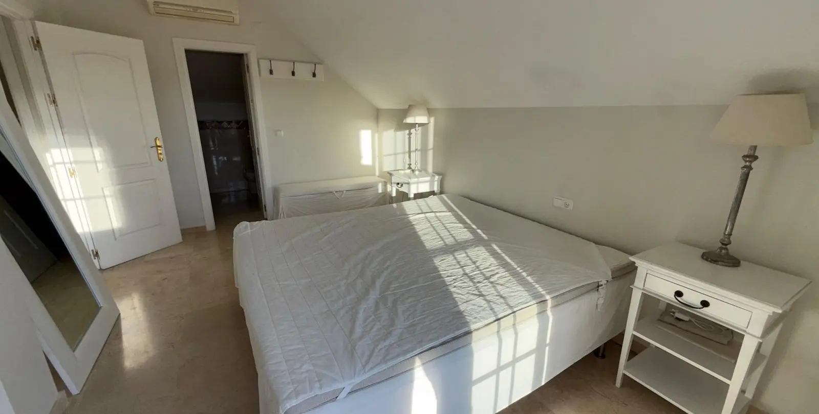 Sale of penthouse duplex in Nueva Andalucía 12