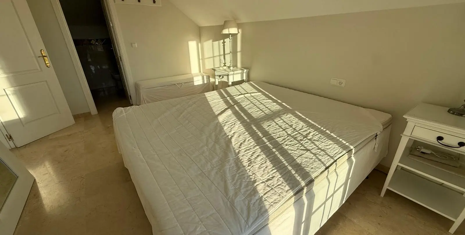 Sale of penthouse duplex in Nueva Andalucía 22