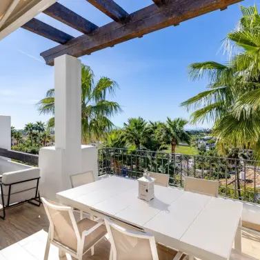 Sale of penthouse duplex in Benahavís