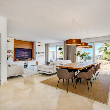 Sale of penthouse duplex in Benahavís