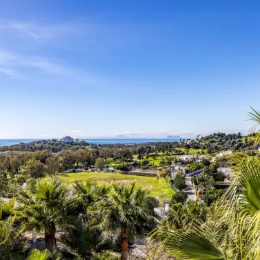 Sale of penthouse duplex in Benahavís