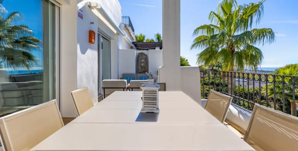 Продажа двухуровневого пентхауса в Benahavís 10